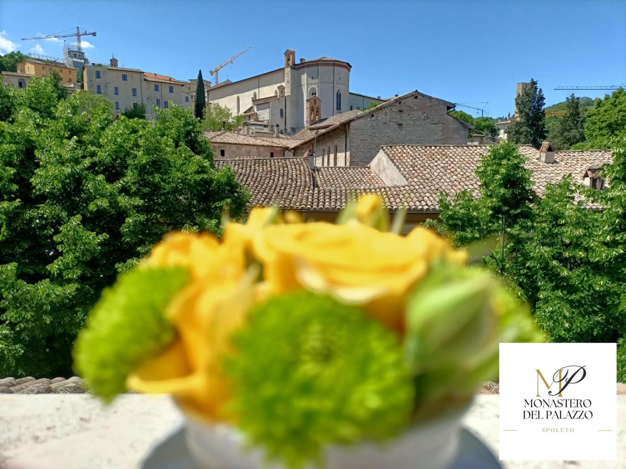 Monastero Del Palazzo Casa Vacanze Spoleto Exteriör bild